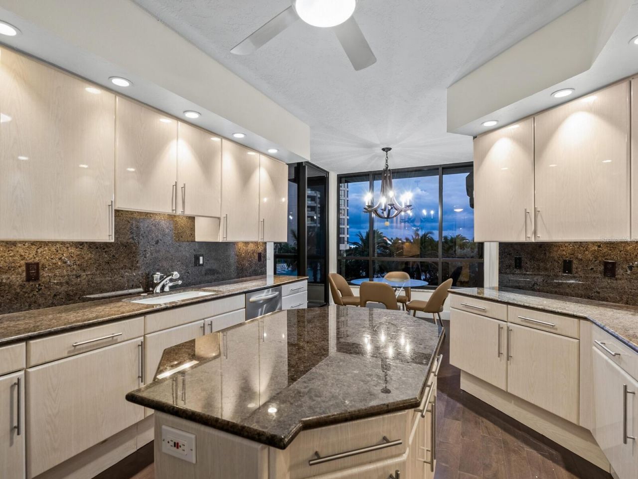 1241 Gulf Of Mexico Drive, Unit 203, Longboat Key, FL 34228 Photo