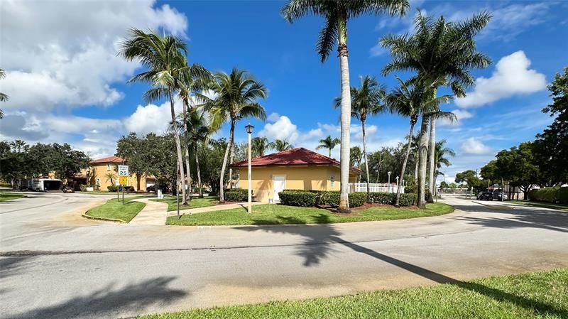 14015 N Forest Oak Circle, Unit 14015, Davie, FL 33325 Photo