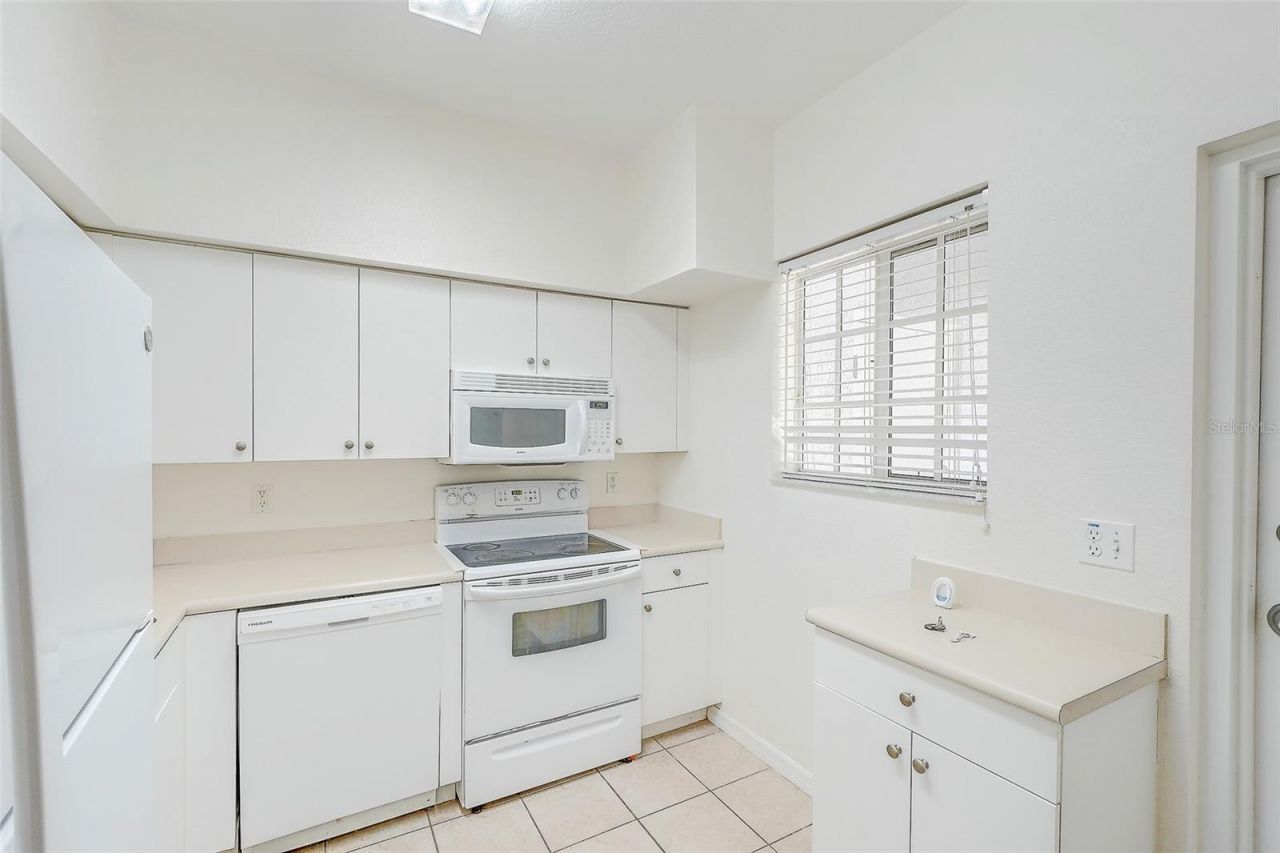 8358 Bernwood Cove Loop, Unit 708, Fort Myers, FL 33966 Photo