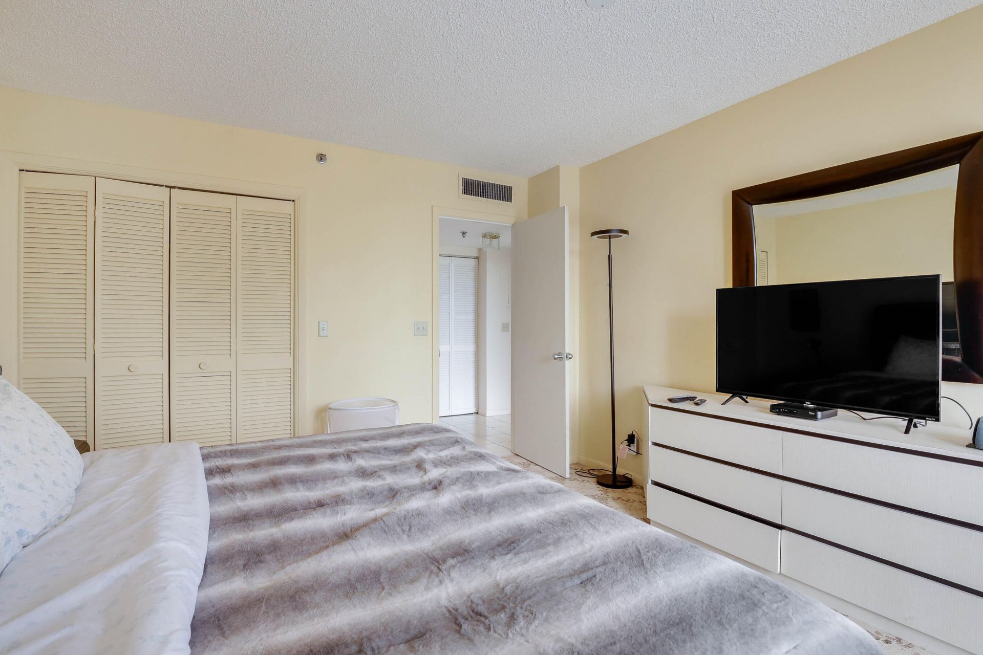 5279 Fountains Drive S, Unit 305, Lake Worth, FL 33467 Photo