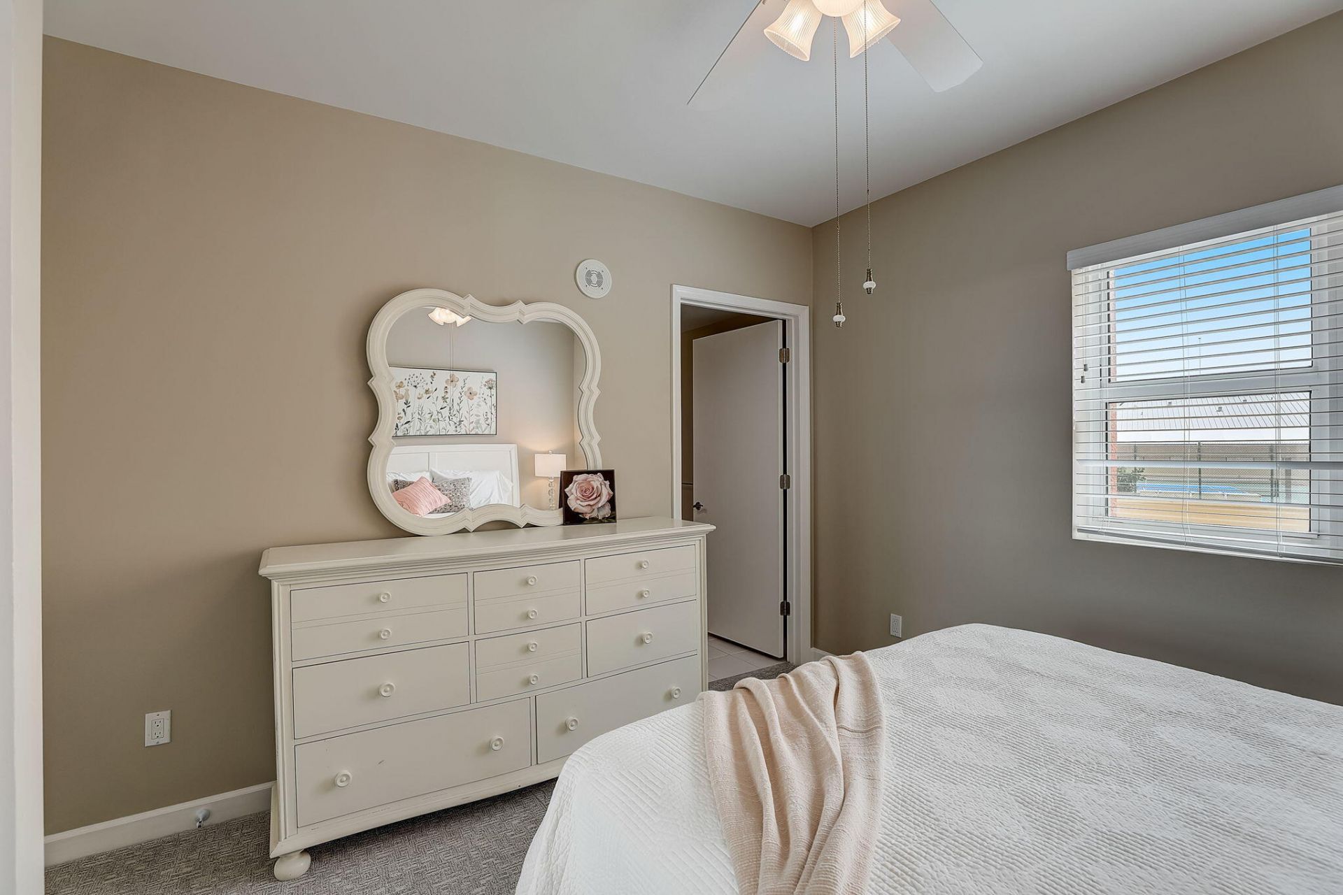 2650 Lake Shore Drive, Unit 804, Riviera Beach, FL 33404 Photo