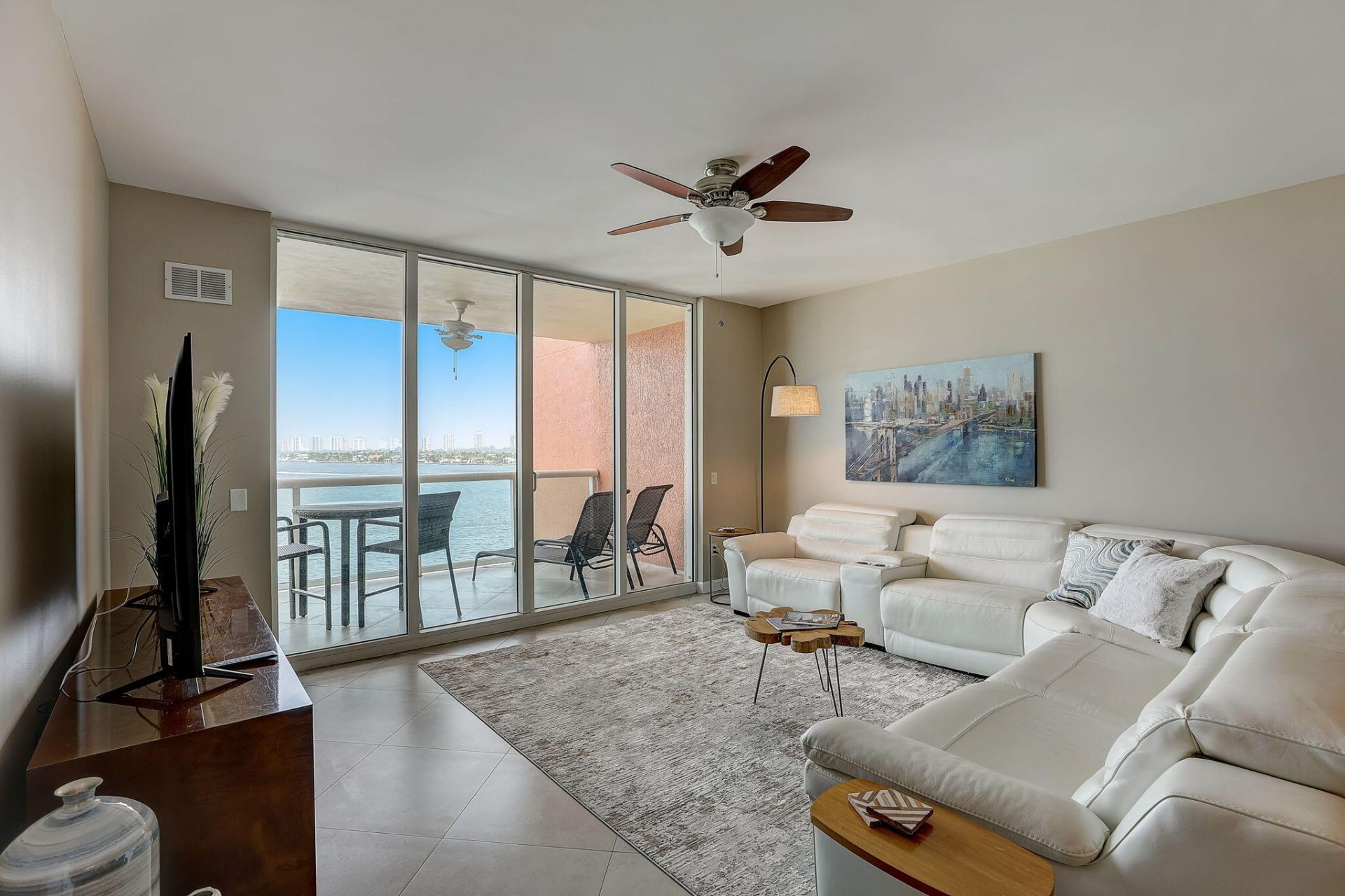 2650 Lake Shore Drive, Unit 804, Riviera Beach, FL 33404 Photo