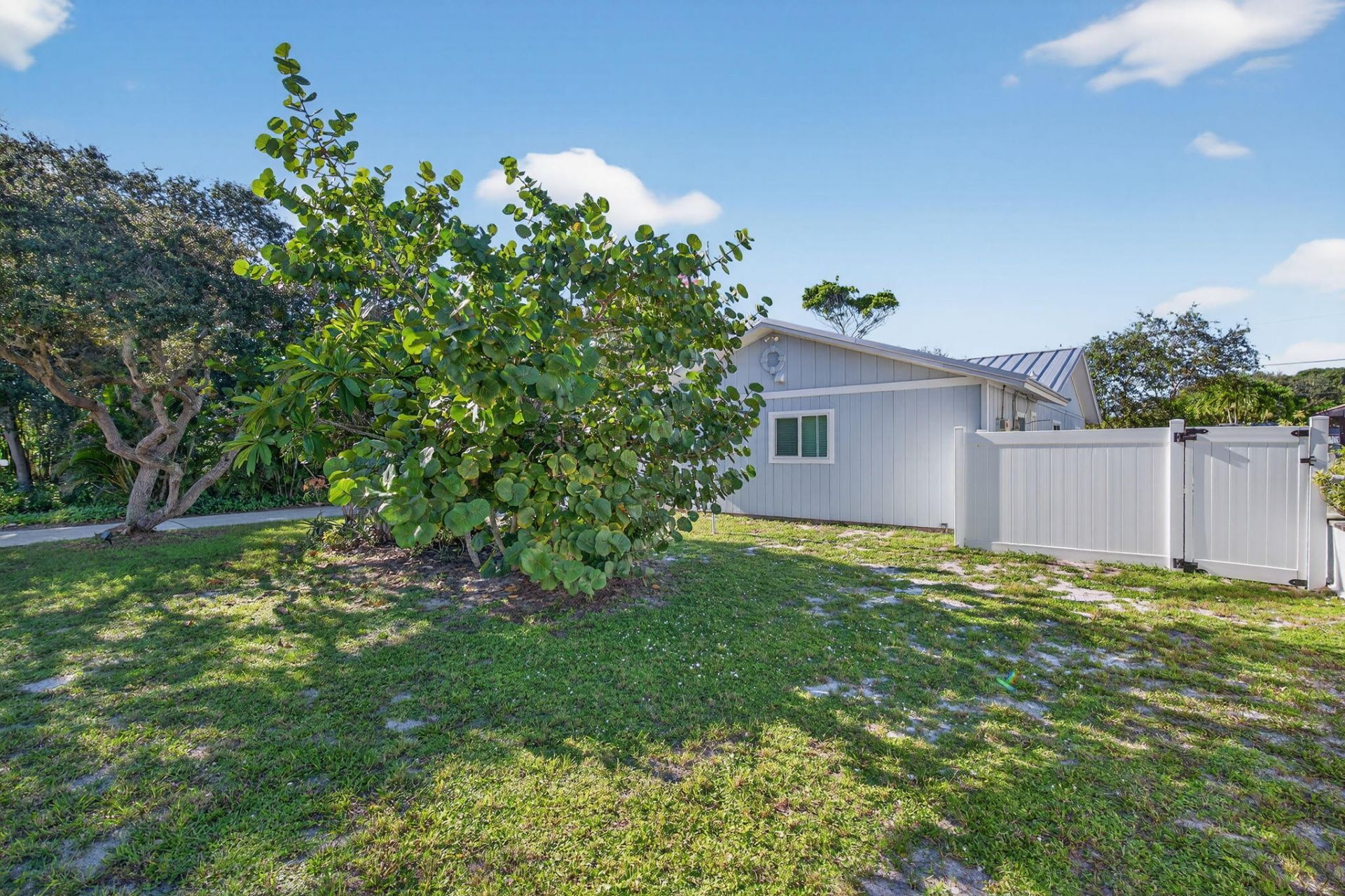 5095 SE Manatee Terrace, Stuart, FL 34997 Photo