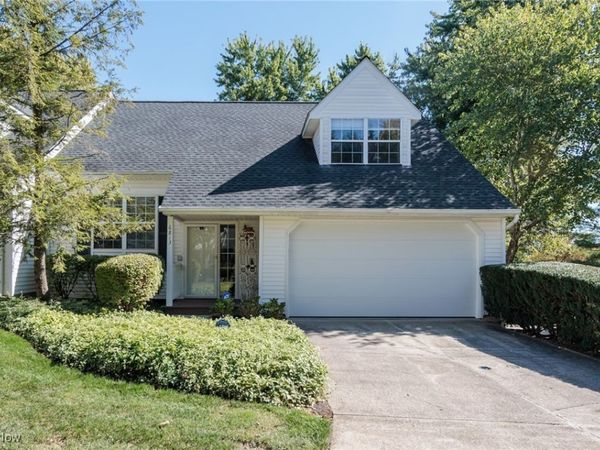 6813 Chaffee Court, Unit 23, Brecksville, OH 44141