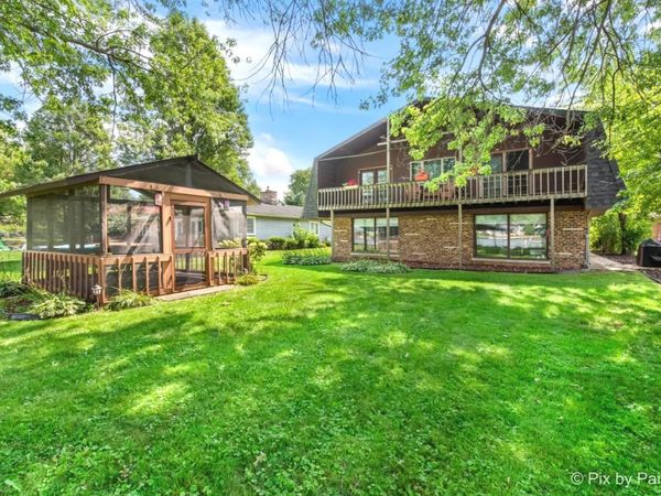 1423 N River Road, McHenry, IL 60051