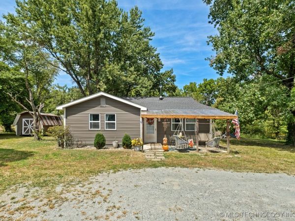 901 W Cherokee , Jay, OK 74346