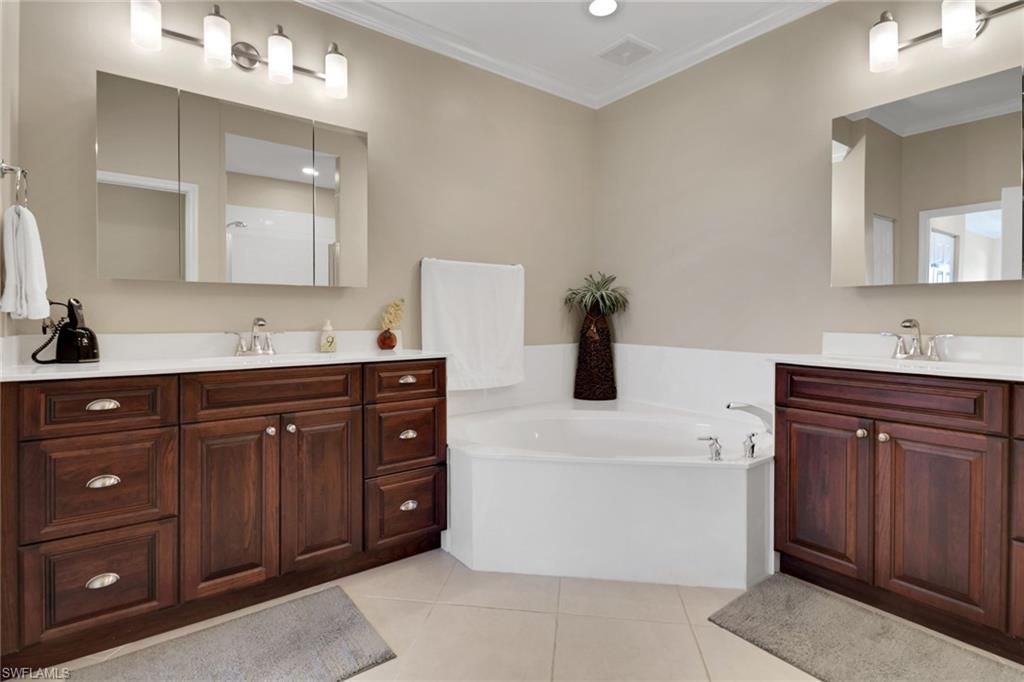 450 Bayfront Pl, Unit 4509, Naples, FL 34102 Photo