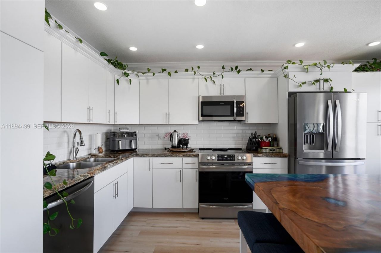 1201 S Riverside Dr, Unit 301, Pompano Beach, FL 33062 Photo