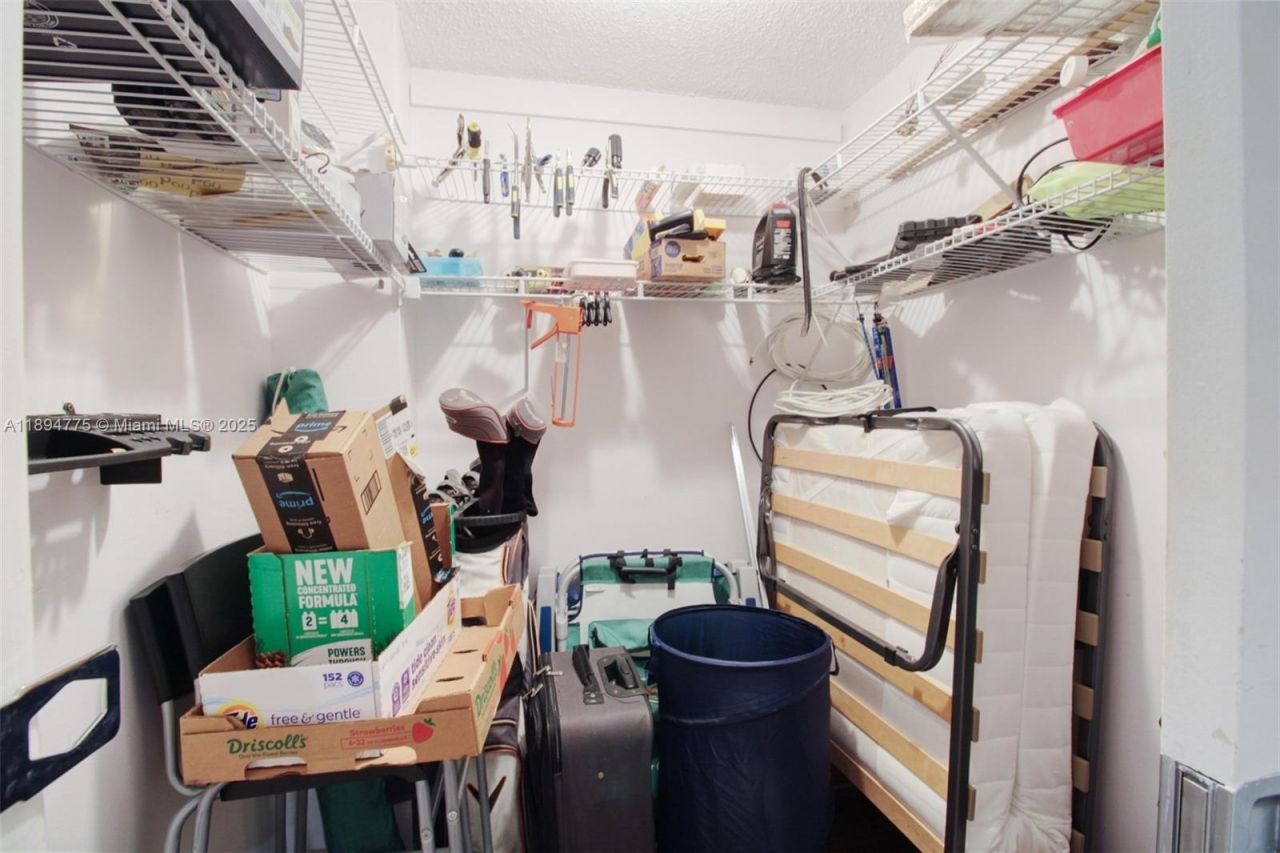 605 Oaks Dr, Unit 305, Pompano Beach, FL 33069 Photo