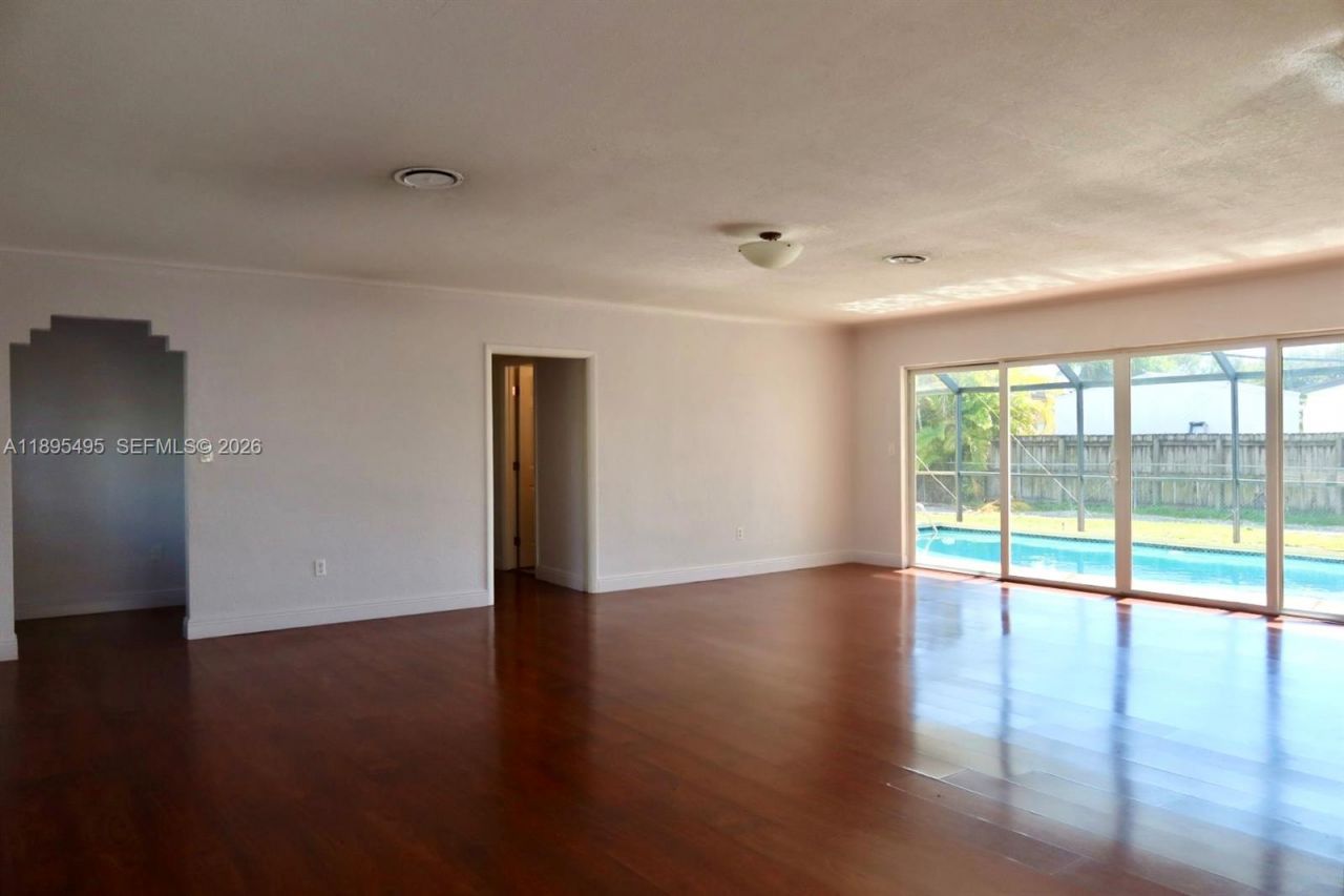 6420 Miller Dr, South Miami, FL 33155 Photo