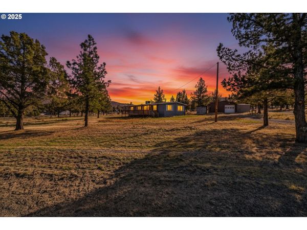 1384 SE AKINS DR, Prineville, OR 97754