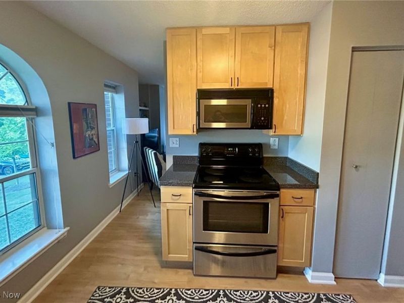 200 Fox Hollow Drive, Unit 104, Mayfield Heights, OH 44124 Photo 10