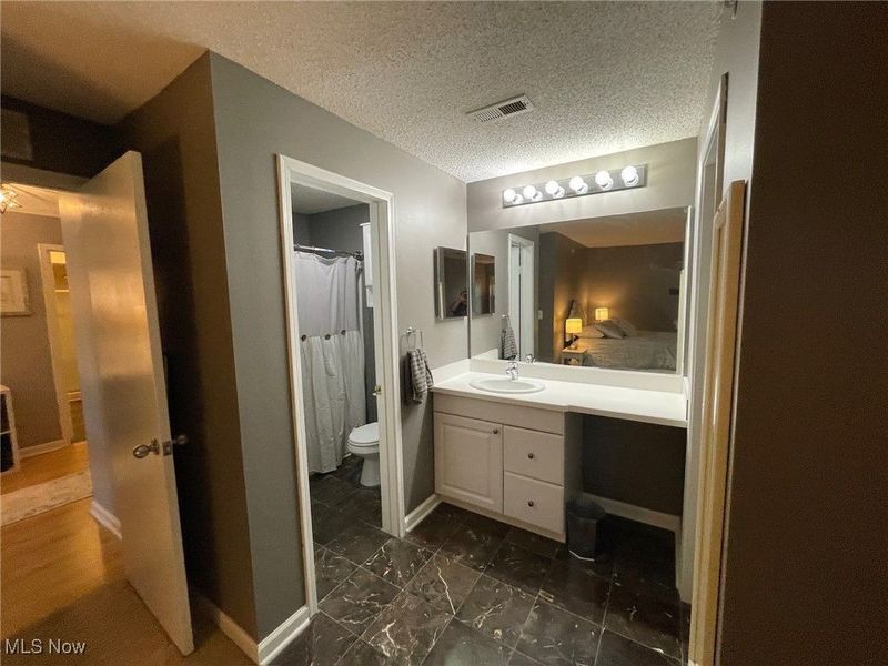 200 Fox Hollow Drive, Unit 104, Mayfield Heights, OH 44124 Photo 15