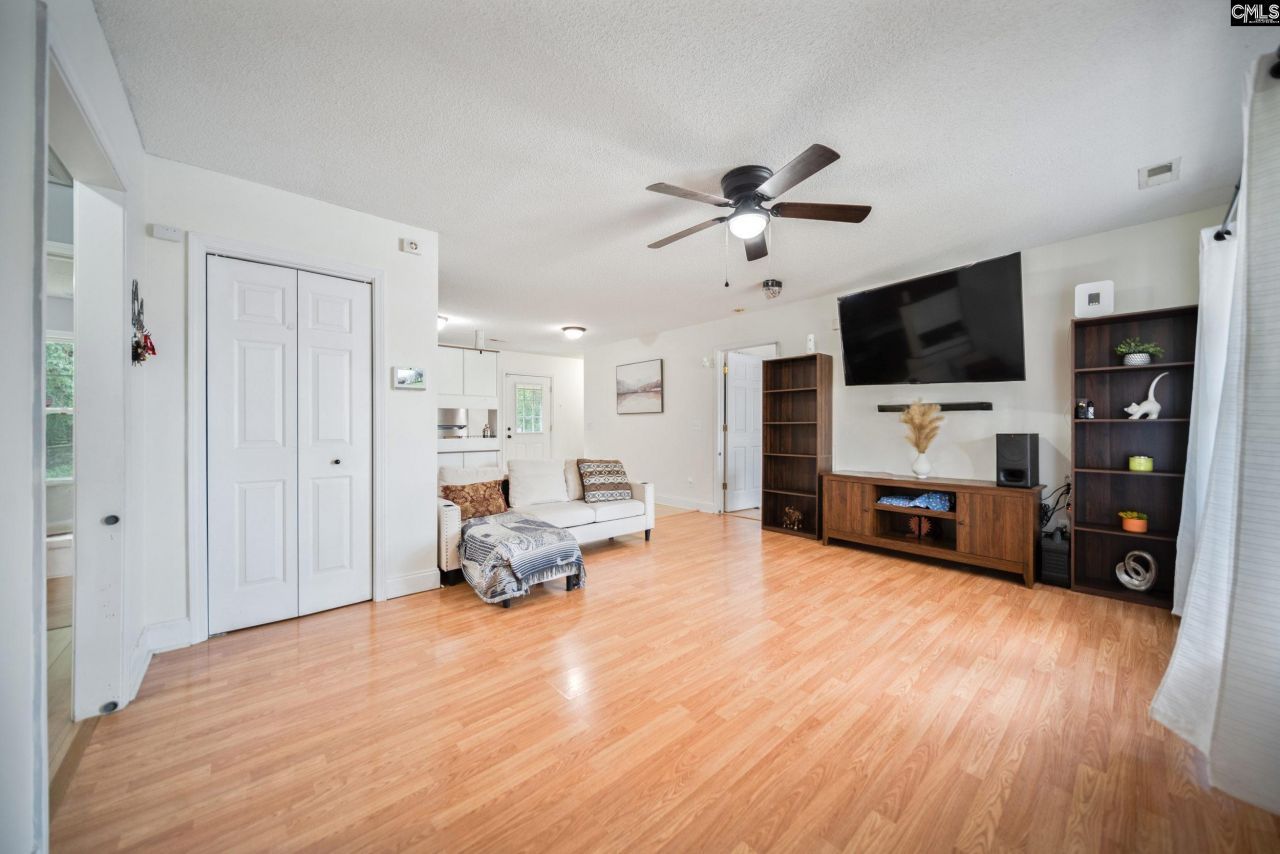 817 Church Street Photo 5