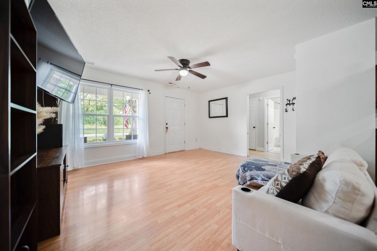 817 Church Street Photo 7