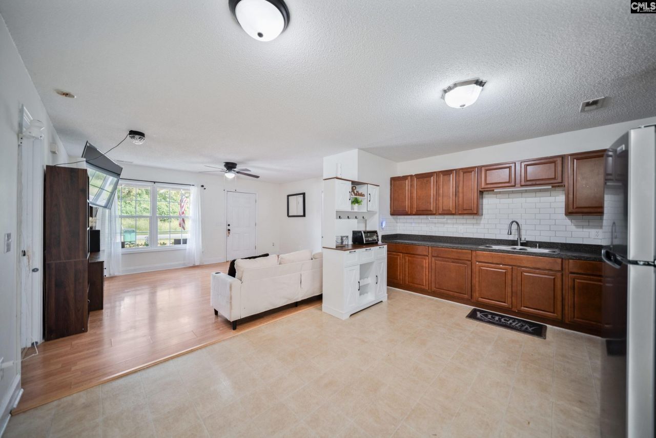 817 Church Street Photo 9