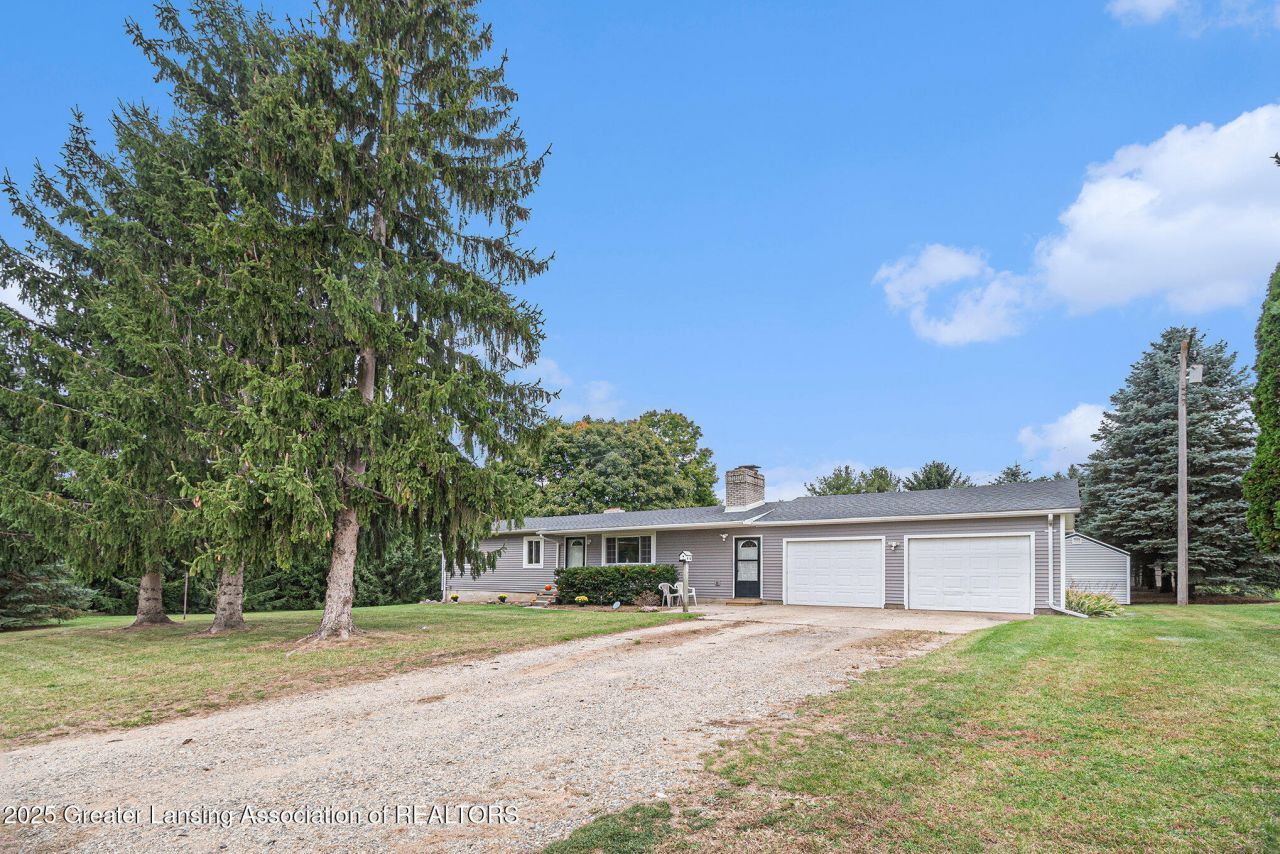 9992 Middleton Road, Ovid, MI 48866 Main Photo