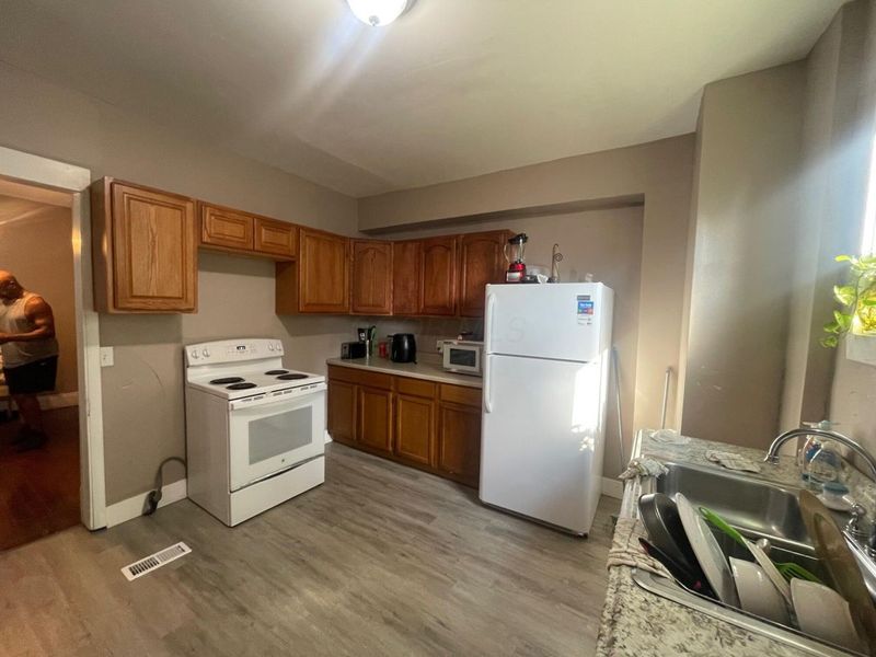 495 E Welch Avenue, Columbus, OH 43207 Photo 6