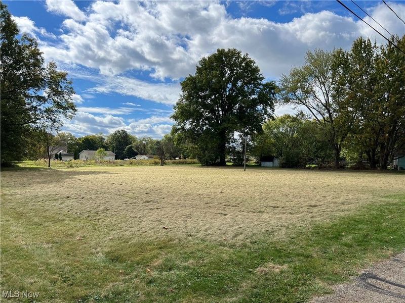 15832 Waverly Street NE, Alliance, OH 44601 Photo 2