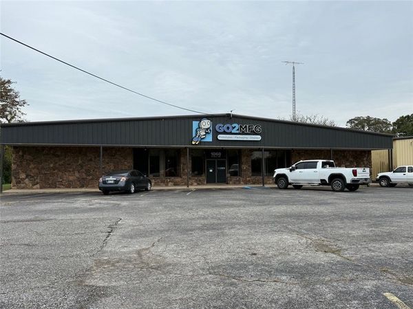1060 1st Avenue, Gravette, AR 72736