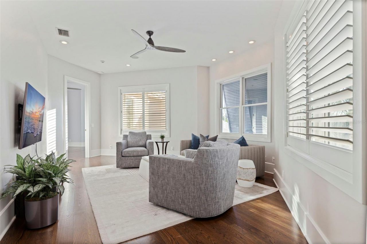 6152 52nd Street S, Saint Petersburg, FL 33715 Photo