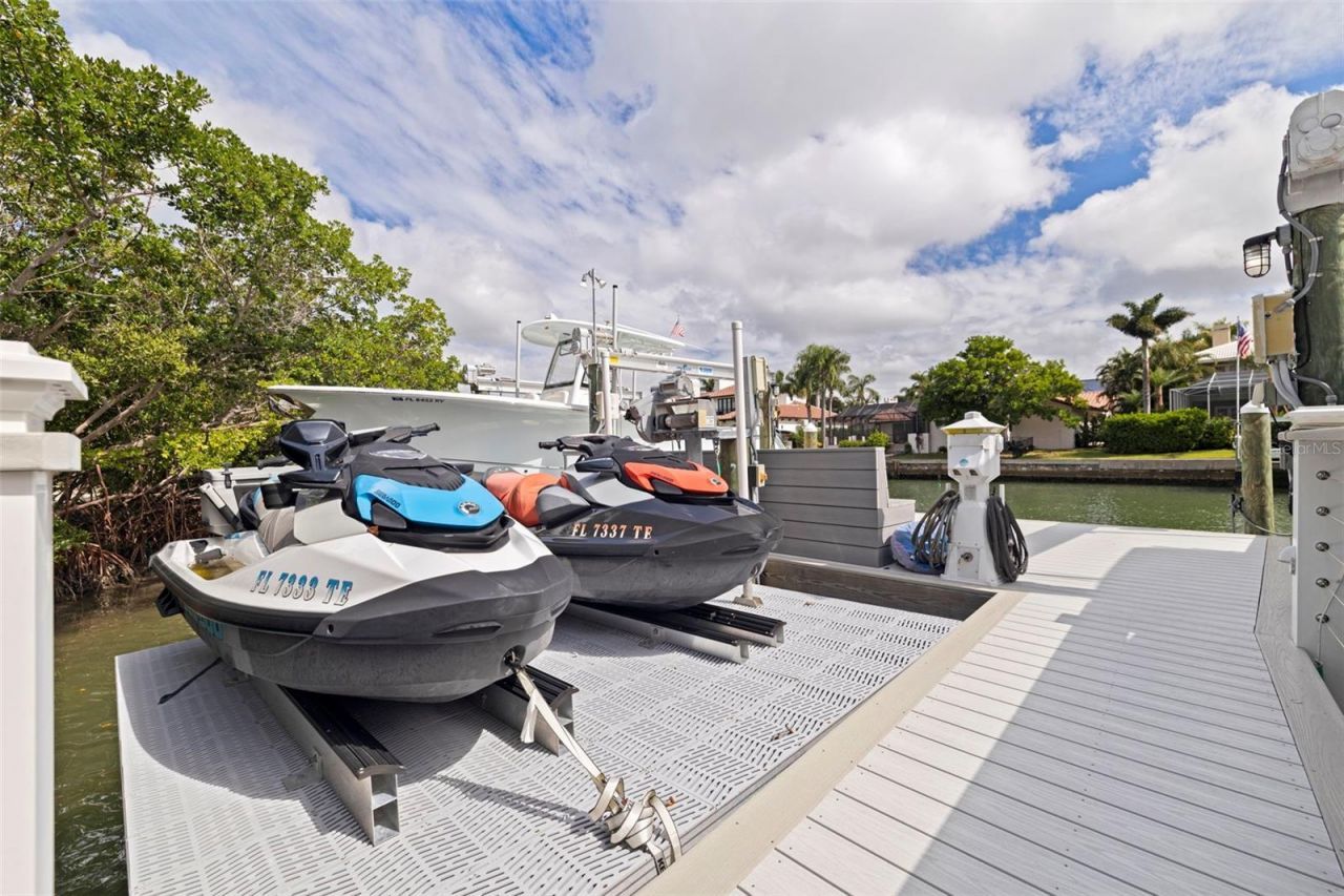 6152 52nd Street S, Saint Petersburg, FL 33715 Photo