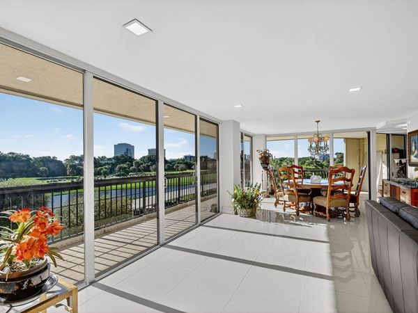 1900 Consulate Place, Unit 203, West Palm Beach, FL 33401