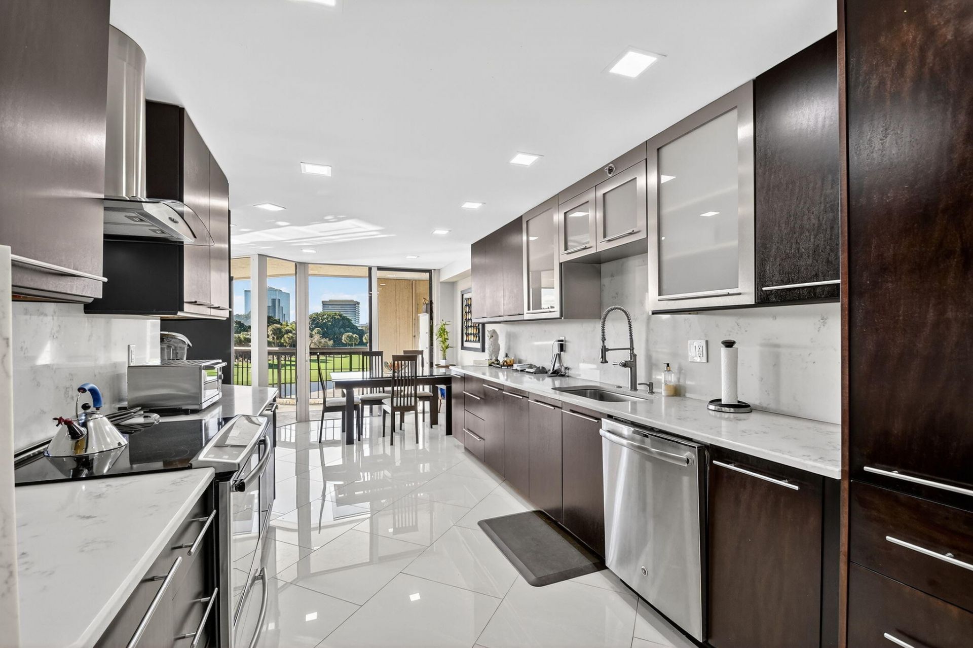 1900 Consulate Place, Unit 203, West Palm Beach, FL 33401 Photo