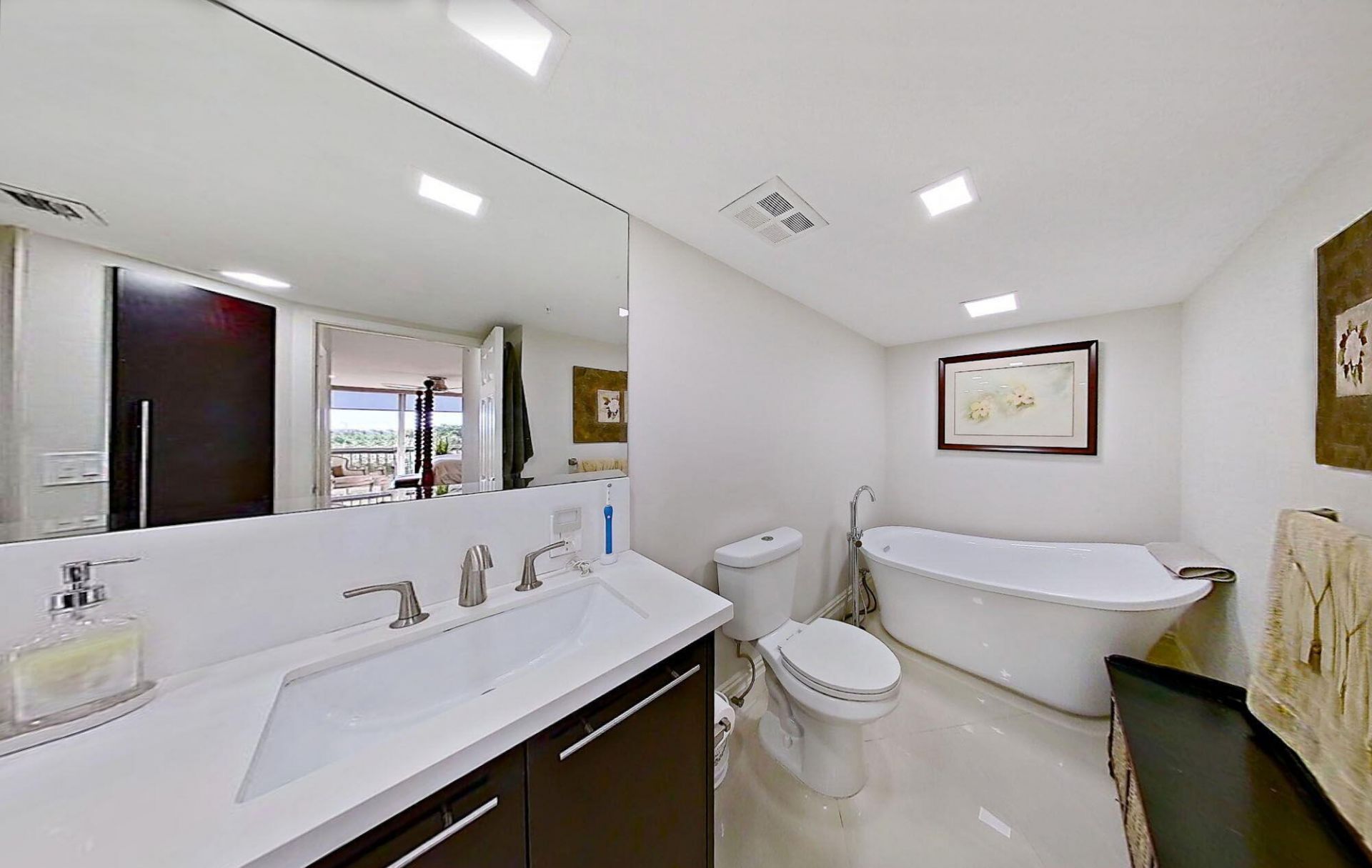 1900 Consulate Place, Unit 203, West Palm Beach, FL 33401 Photo