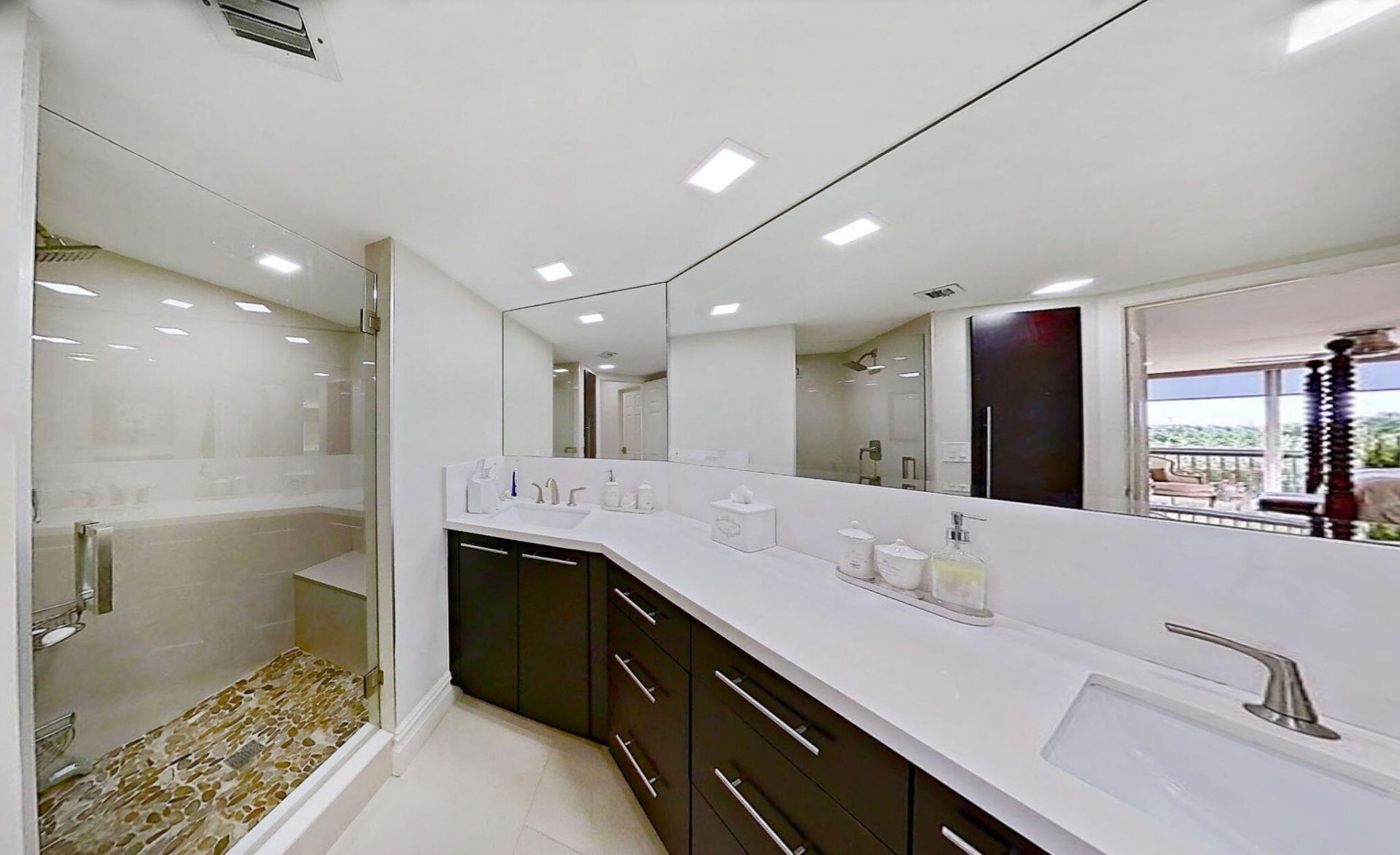 1900 Consulate Place, Unit 203, West Palm Beach, FL 33401 Photo