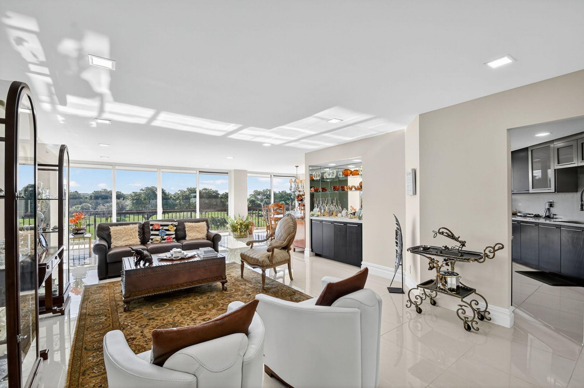 1900 Consulate Place, Unit 203, West Palm Beach, FL 33401 Photo