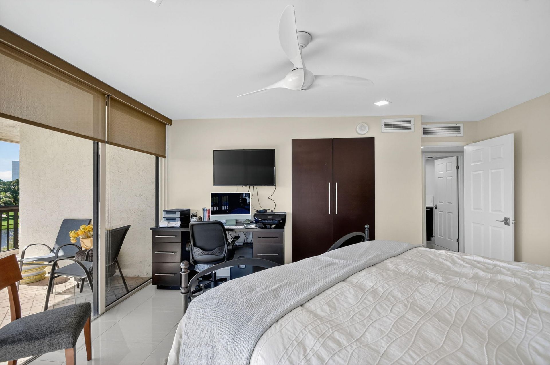 1900 Consulate Place, Unit 203, West Palm Beach, FL 33401 Photo