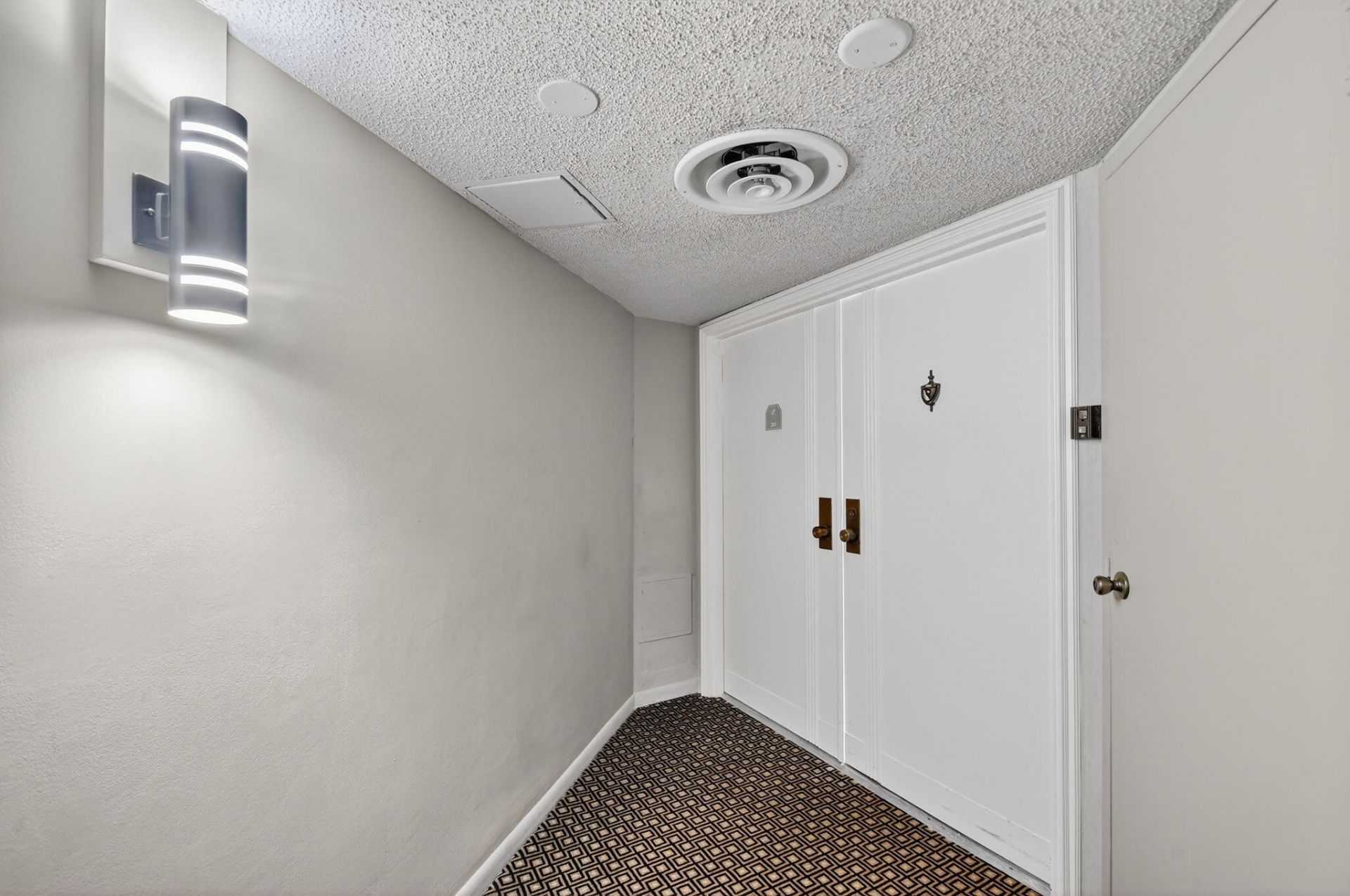 1900 Consulate Place, Unit 203, West Palm Beach, FL 33401 Photo