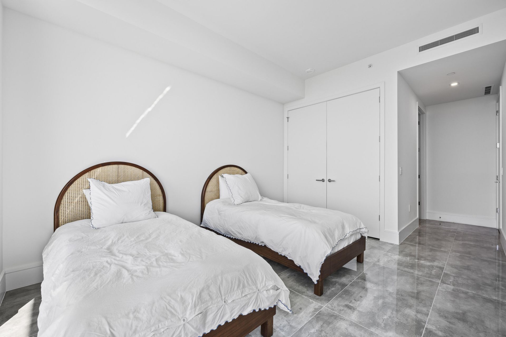 220 Lake Shore Drive, Unit 2106, Lake Park, FL 33403 Photo