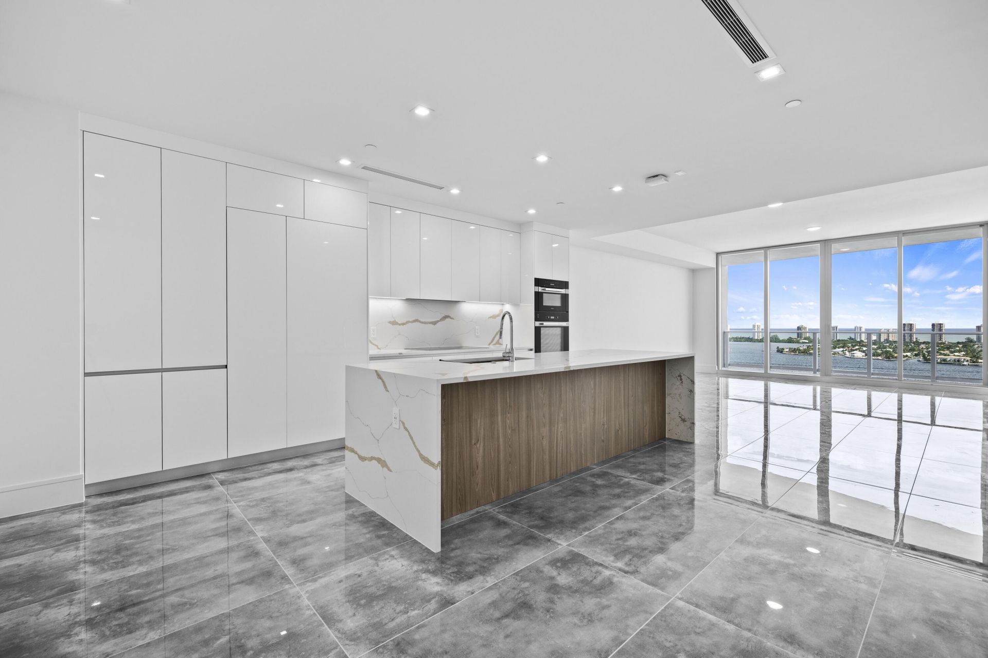 220 Lake Shore Drive, Unit 2106, Lake Park, FL 33403 Photo