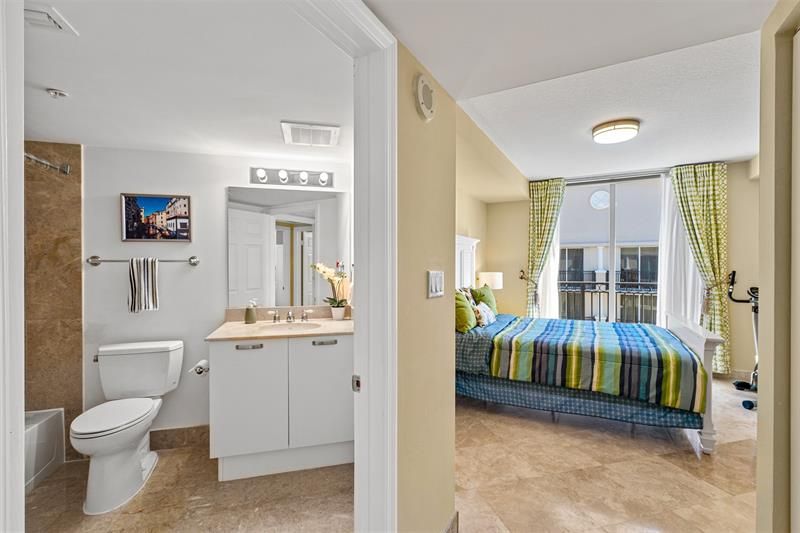 2011 N Ocean Boulevard, Unit 1601N, Fort Lauderdale, FL 33305 Photo