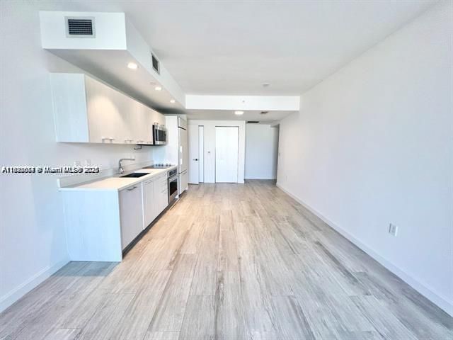 45 SW 9th St, Unit 3009, Miami, FL 33130 Photo