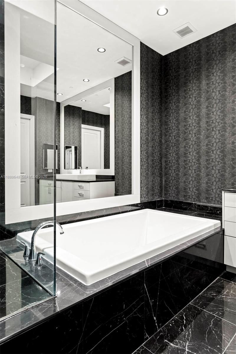 6000 Island Blvd, Unit 203, Aventura, FL 33160 Photo