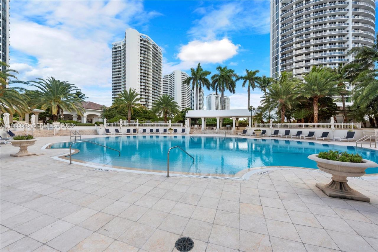 6000 Island Blvd, Unit 203, Aventura, FL 33160 Photo