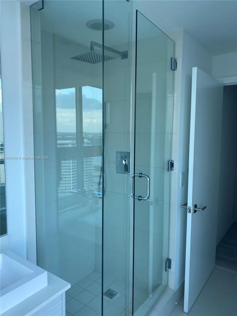 650 NE 32nd St, Unit 3108, Miami, FL 33137 Photo