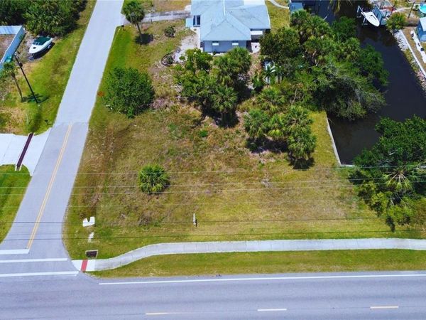 3128 BANYAN WAY, PUNTA GORDA, FL 33950