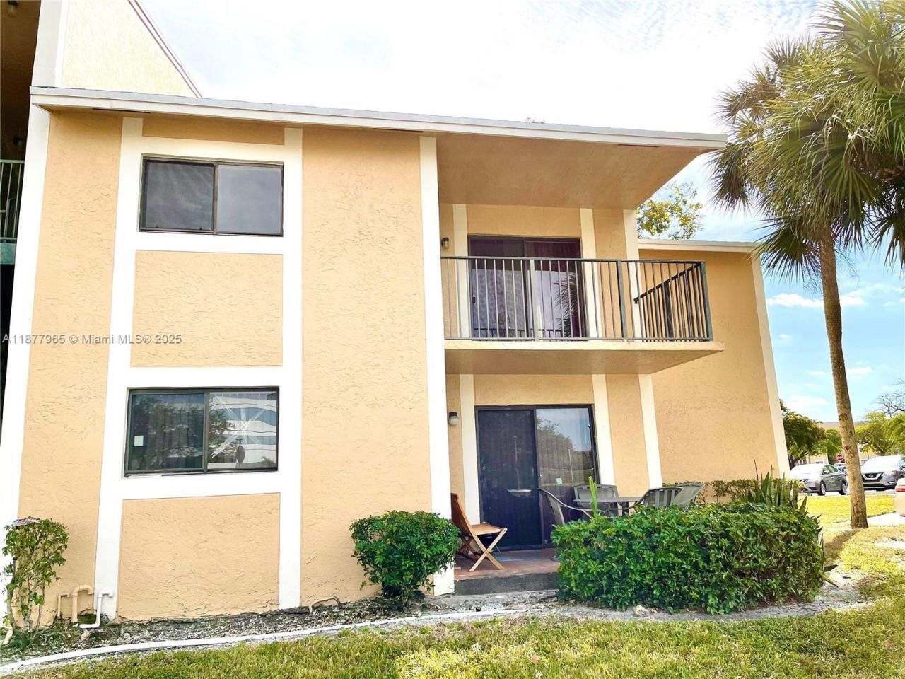 251 W Palm Cir W, Unit 206, Pembroke Pines, FL 33025 Photo