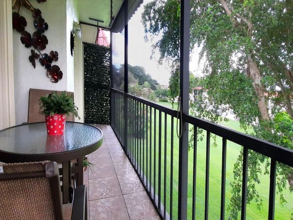 291 S Hollybrook Drive, Unit 305, Pembroke Pines, FL 33025