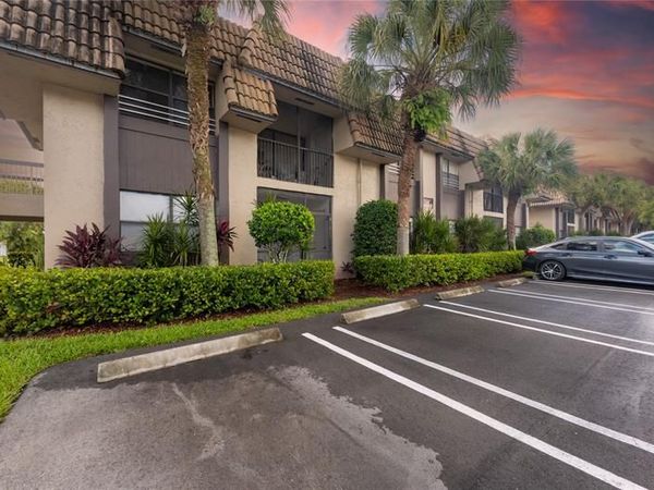 10710 Royal Palm Blvd, Unit 2-2, Coral Springs, FL 33065