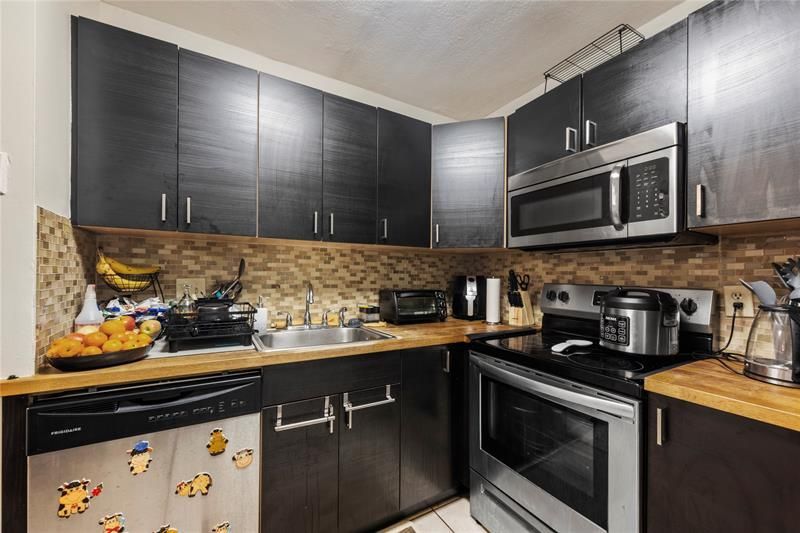 10710 Royal Palm Boulevard, Unit 2-2, Coral Springs, FL 33065 Photo