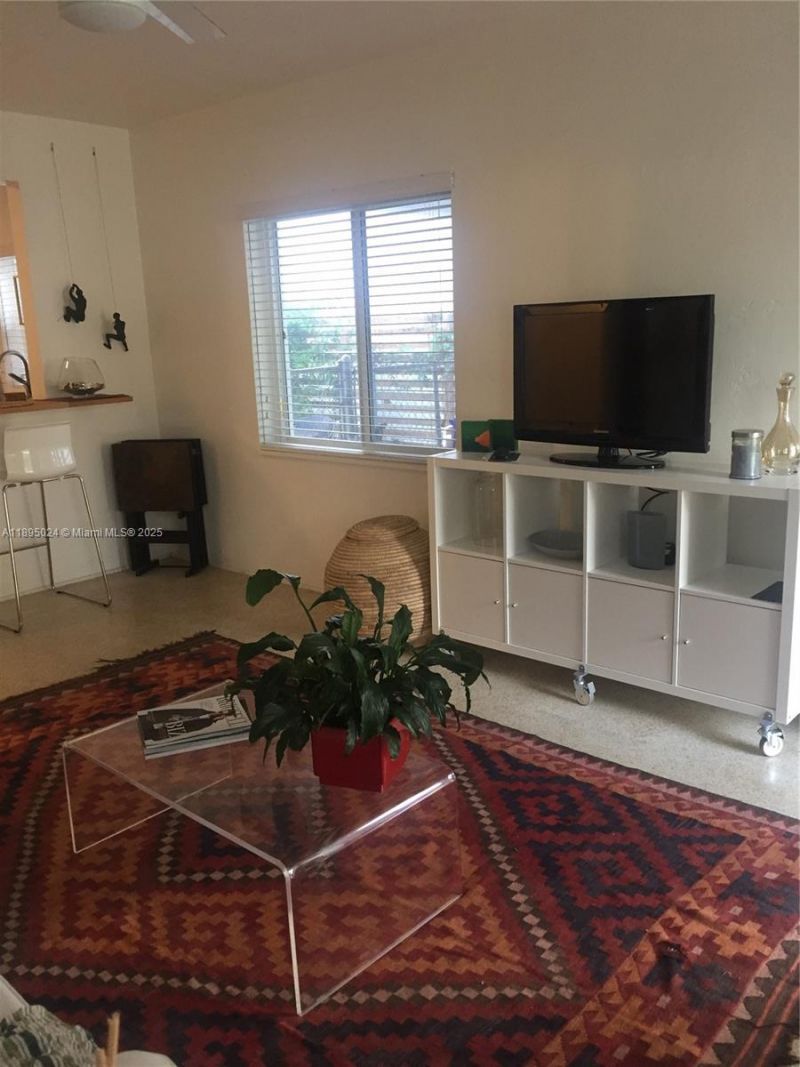 1160 SW 22nd Terrace, Unit 2, Miami, FL 33129 Photo