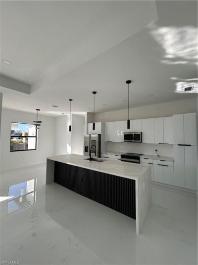 2610 NE 1st Pl, Cape Coral, FL 33909 Photo