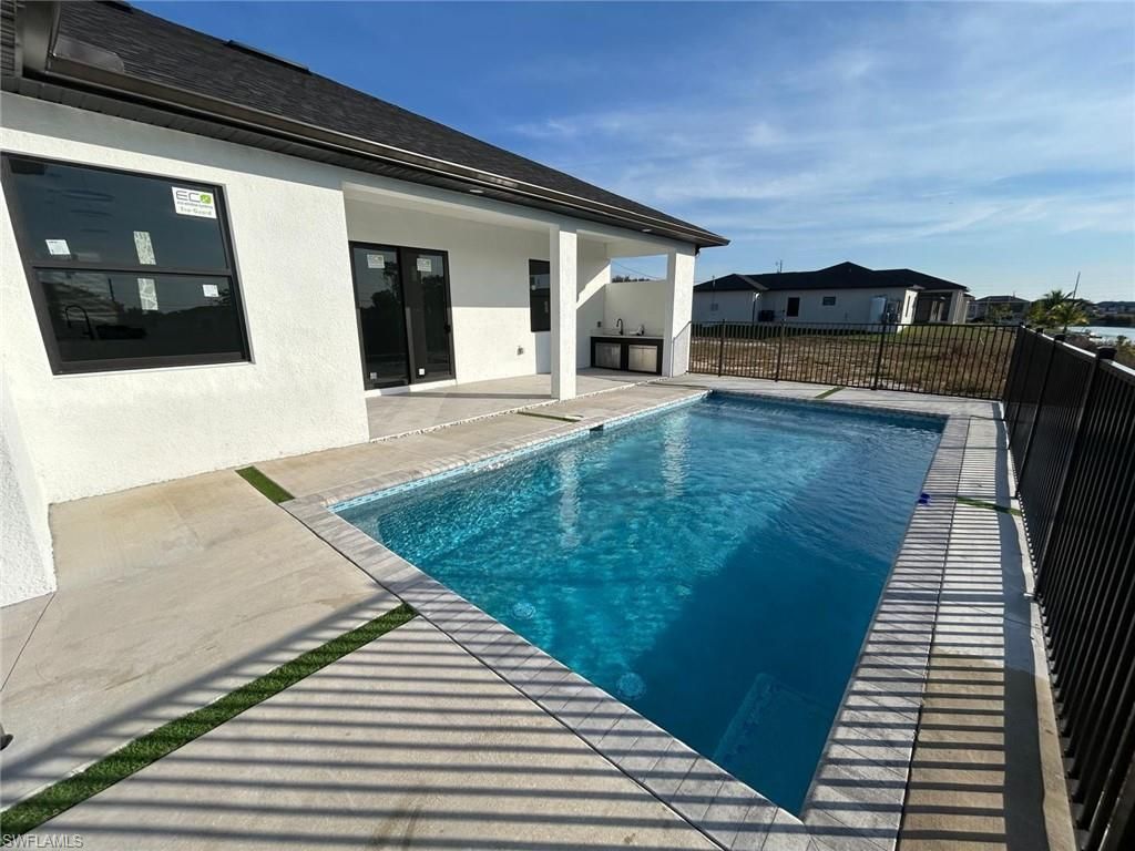 2610 NE 1st Pl, Cape Coral, FL 33909 Photo