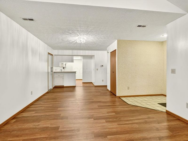 2585 Trottersway Drive, Columbus, OH 43235 Photo 10