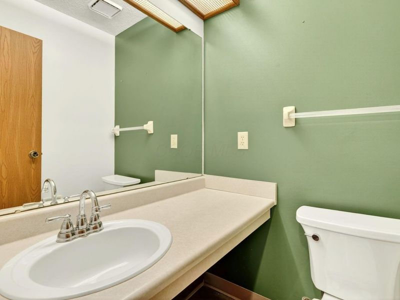 2585 Trottersway Drive, Columbus, OH 43235 Photo 27